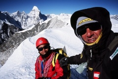 Max-Tenzing-w-Ama-behind